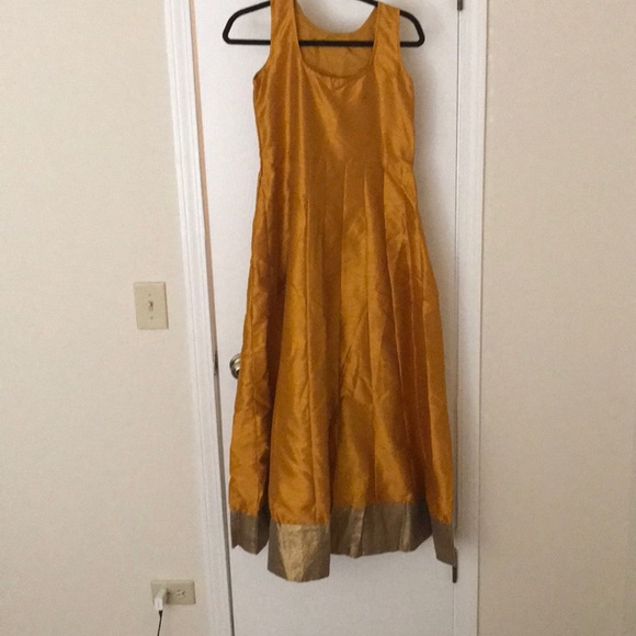 Dress - Picture 4 of 5